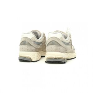 【AT12702】New Balance 2002Rシリーズランニングシューズ - ロックグレー配色 | New Balance