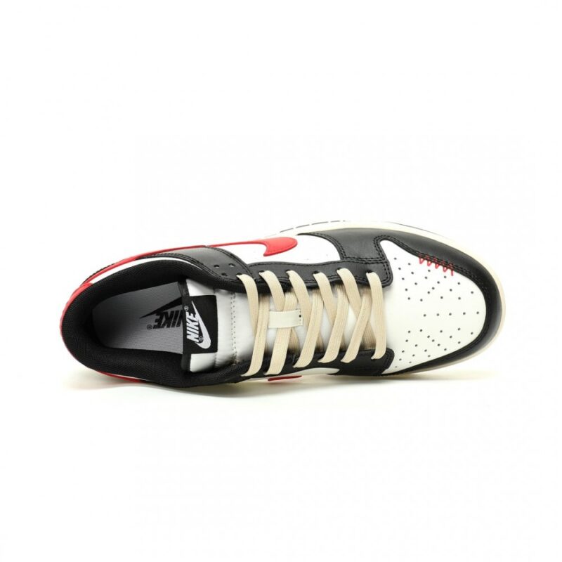 【AT12711】【ナイキ】SB Dunk Lowクラシックスニーカーオフホワイトブラックフレイム | Nike Dunk