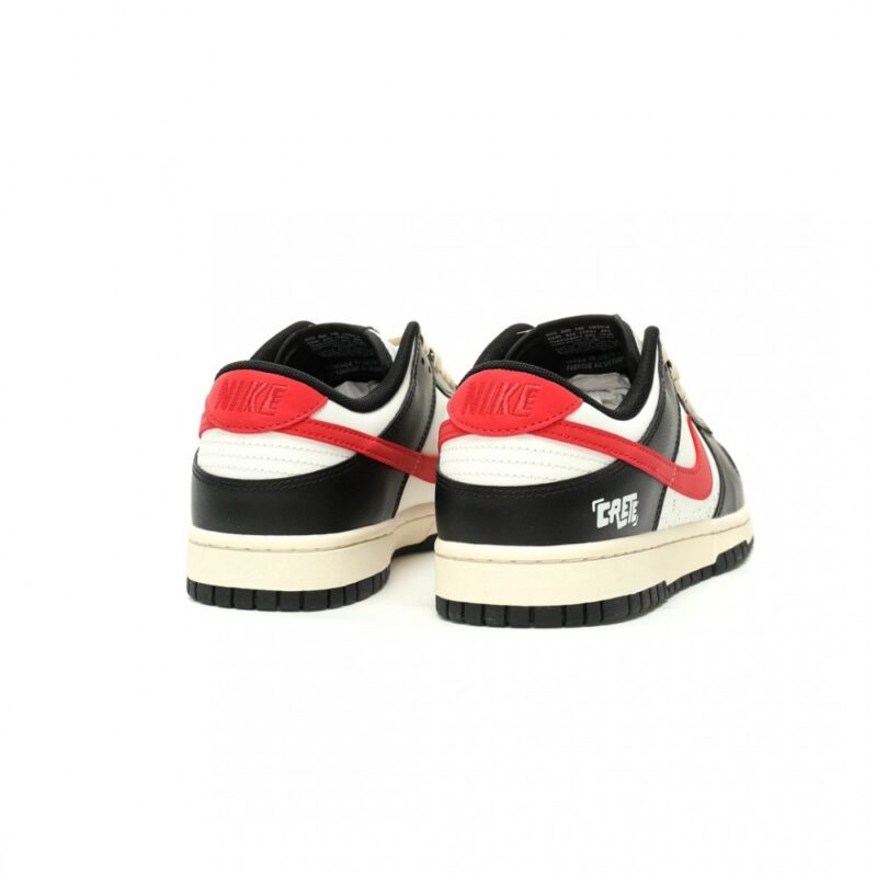 【AT12711】【ナイキ】SB Dunk Lowクラシックスニーカーオフホワイトブラックフレイム | Nike Dunk