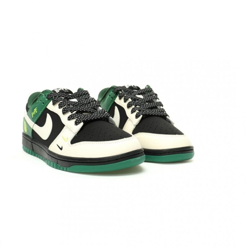 【AT12713】ナイキ SB ダンク ロー x A Bathing Ape コラボ スポーツシューズ | A Bathing Ape x Nike