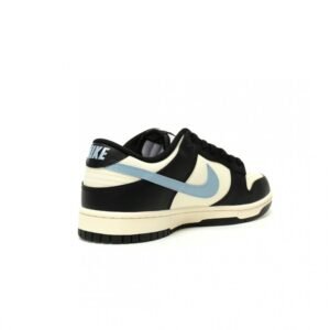 【AT12720】Nike SB Dunk Lowシリーズ オフホワイト・ブラック・ブルー カラーデザイン スケートボードシューズ | Nike Dunk