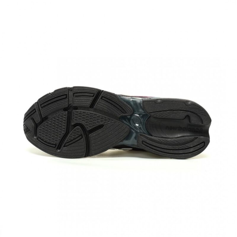 【AT12737】KITH × New BalanceコラボM2010スニーカー - ストリートファッションと機能性の融合 | New Balance