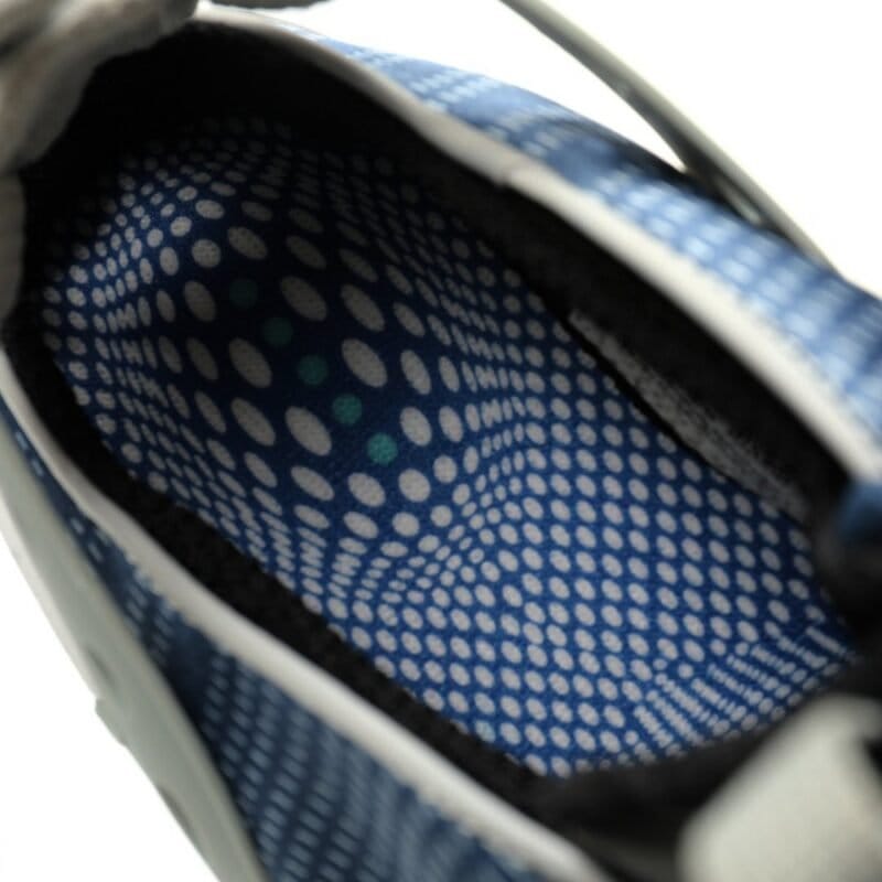 【AT12748】ナイキ エア マックス クレイズ: 未来を感じるダークブルーカラーの復刻モデル | Nike Air Max