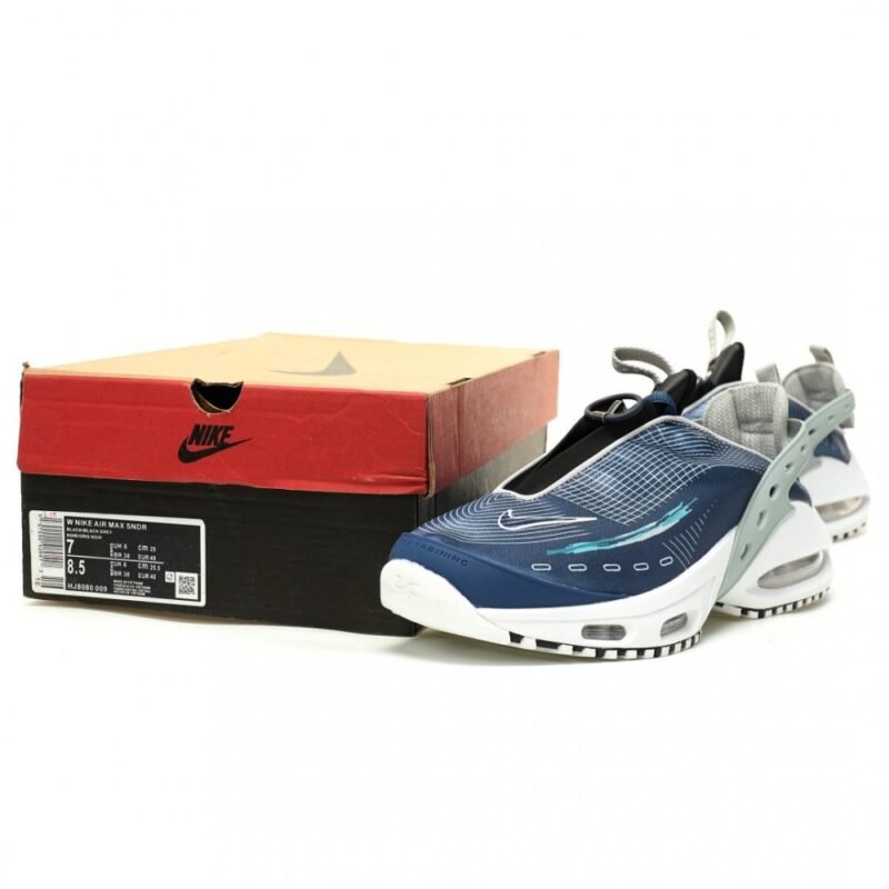 【AT12748】ナイキ エア マックス クレイズ: 未来を感じるダークブルーカラーの復刻モデル | Nike Air Max