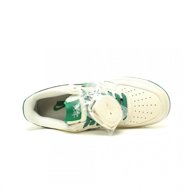 【AT12749】Stussy × Nike Air Force 1コラボレーションスニーカー | Nike x Stussy