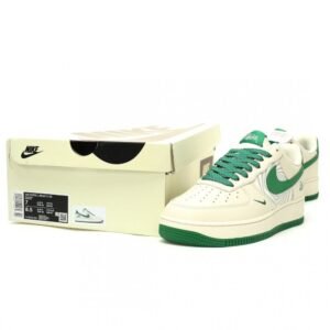 【AT12749】Stussy × Nike Air Force 1コラボレーションスニーカー | Nike x Stussy