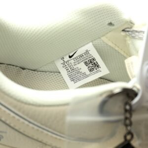【AT12750】ナイキ Air Force 1 07 Low ローカットスニーカー - ストリートファッションと快適性を兼ね備えたクラシックなスニーカー | Nike Air Force 1