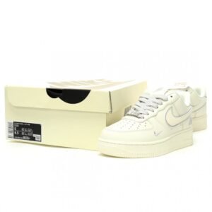 【AT12750】ナイキ Air Force 1 07 Low ローカットスニーカー - ストリートファッションと快適性を兼ね備えたクラシックなスニーカー | Nike Air Force 1