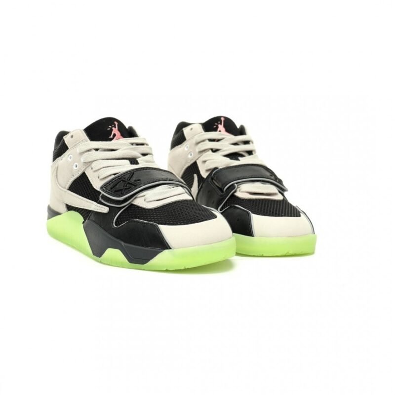 【AT12778】ナイキ×トラビス・スコットコラボシリーズ - ブラック＆グレーナイトグロースニーカー | Travis Scott x Nike