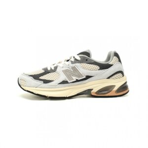 【AT12828】ニューバランスM2010シリーズ レトロランニングシューズ - クラシックな遺伝子と現代美学の融合 | New Balance