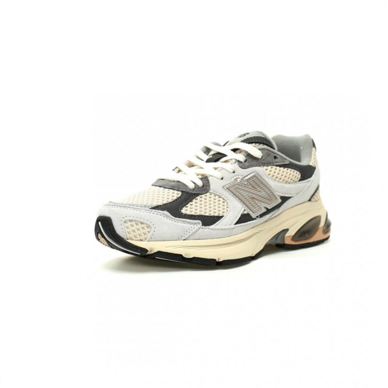 【AT12828】ニューバランスM2010シリーズ レトロランニングシューズ - クラシックな遺伝子と現代美学の融合 | New Balance