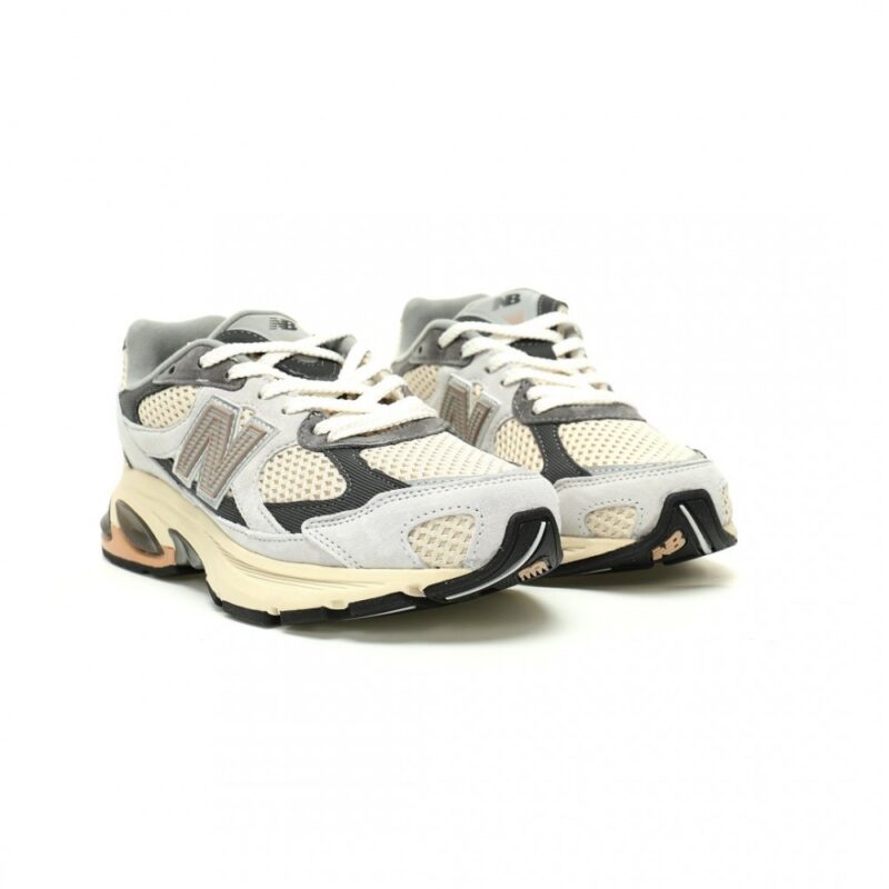 【AT12828】ニューバランスM2010シリーズ レトロランニングシューズ - クラシックな遺伝子と現代美学の融合 | New Balance