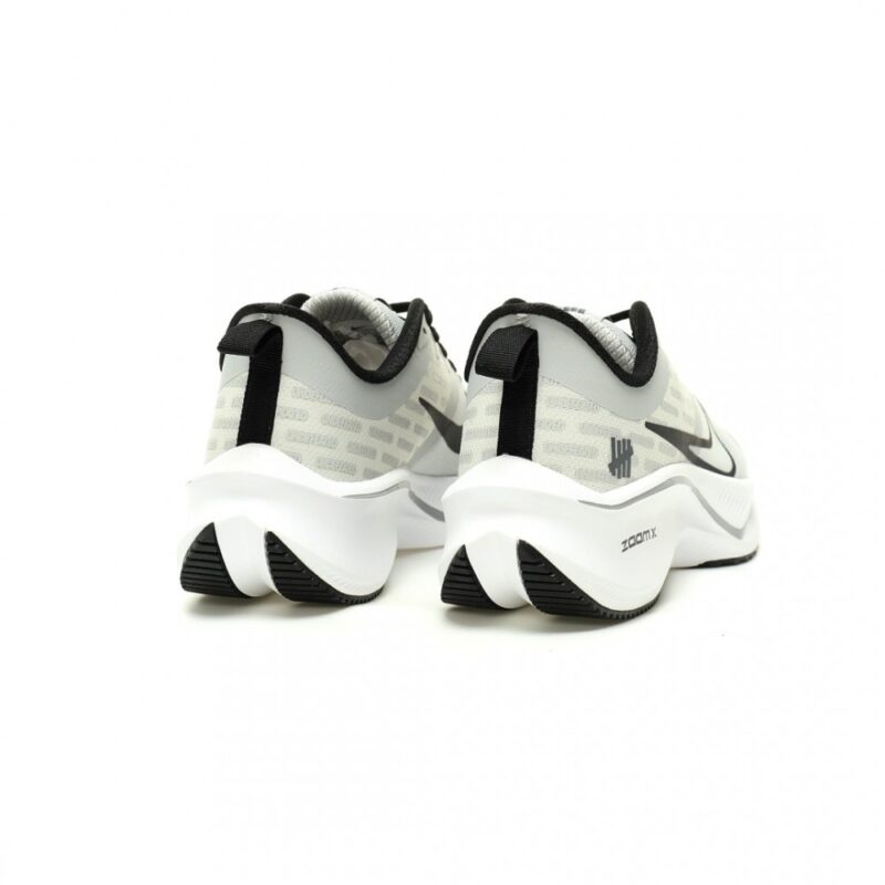【AT12835】Stussy × ナイキ Air ZoomX Plus ストリートファッションとプロスポーツの完璧な融合 | Nike x Stussy