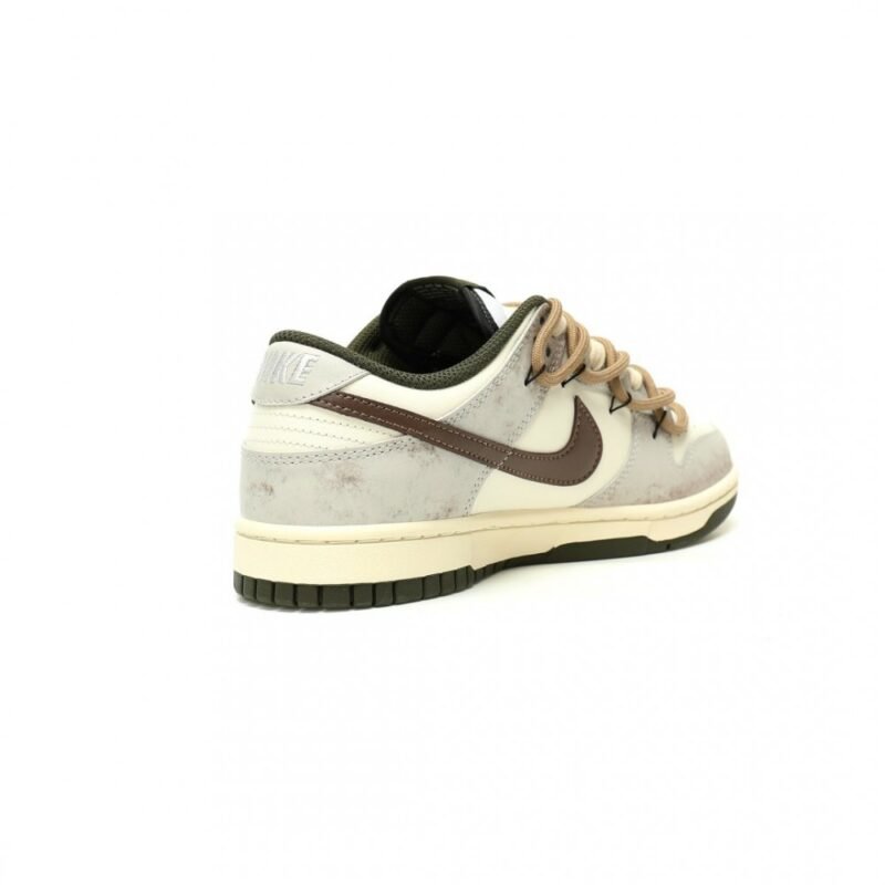 【AT12845】ナイキSB ダンクロー ローカーキ＆ホワイト スニーカー | Nike x Dunk