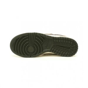 【AT12845】ナイキSB ダンクロー ローカーキ＆ホワイト スニーカー | Nike x Dunk