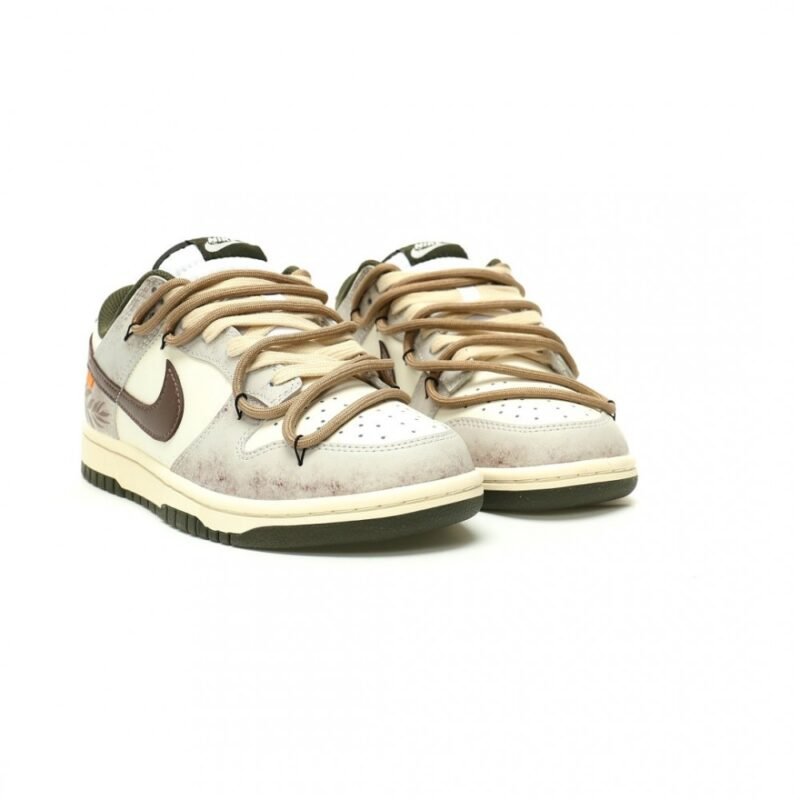 【AT12845】ナイキSB ダンクロー ローカーキ＆ホワイト スニーカー | Nike x Dunk