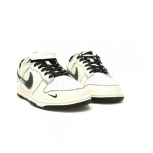 【AT12858】ナイキSBダンクロークラシックローカットスケートシューズ - ベージュと黒のスケートスニーカー | Nike x Dunk
