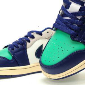【AT12895】ナイキ エア ジョーダン 1 ロー 青緑オフホワイト バスケットボールシューズ | Air Jordan