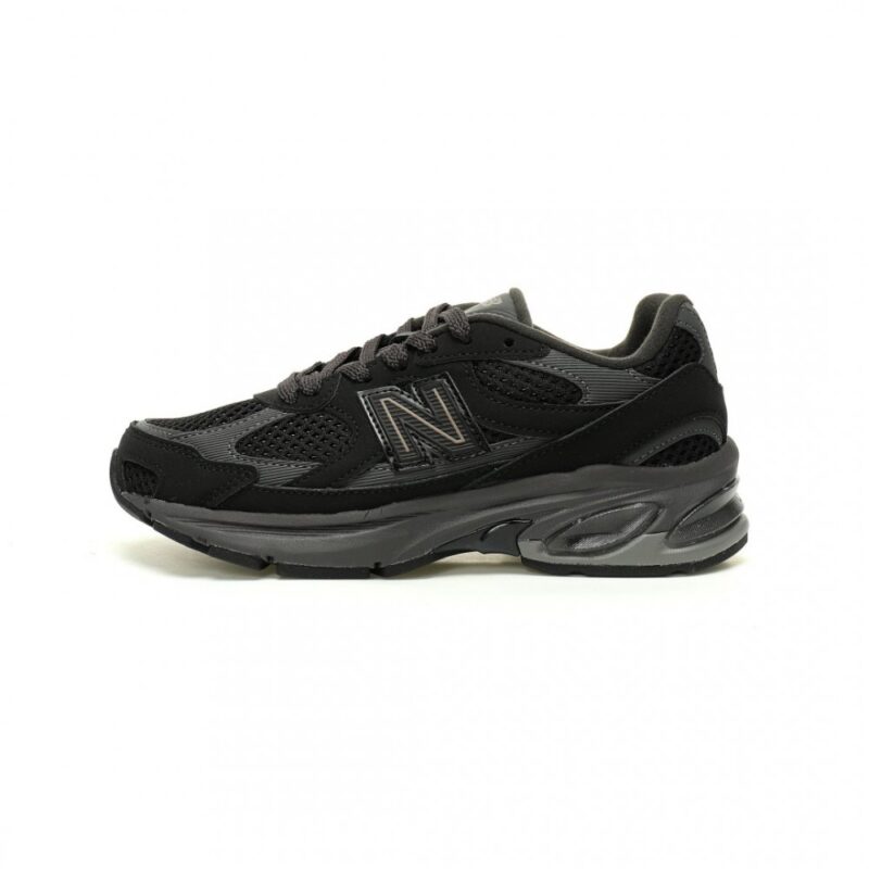 【AT12905】New Balance M2010シリーズ レトロスポーツシューズ - スエードブラックセメントカラー | New Balance
