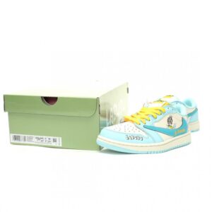 【AT12926】Nike(ナイキ)×LABUBUコラボAir Jordan 1 Low 機能性抜群スニーカー | Nike x Labubu