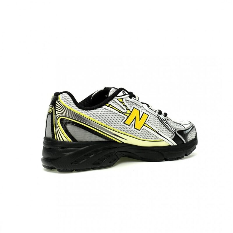 【AT12930】New Balance 740シリーズ レトロランニングシューズ スタイリッシュな金属シルバーと黒のペールイエローカラー | New Balance