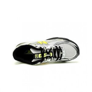 【AT12930】New Balance 740シリーズ レトロランニングシューズ スタイリッシュな金属シルバーと黒のペールイエローカラー | New Balance