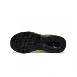 【AT12930】New Balance 740シリーズ レトロランニングシューズ スタイリッシュな金属シルバーと黒のペールイエローカラー | New Balance