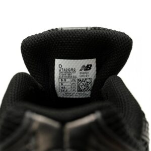 【AT12933】ニューバランス MR740シリーズ スポーツシューズ - ブラックサムライ/都市ライフスタイルに最適 | New Balance