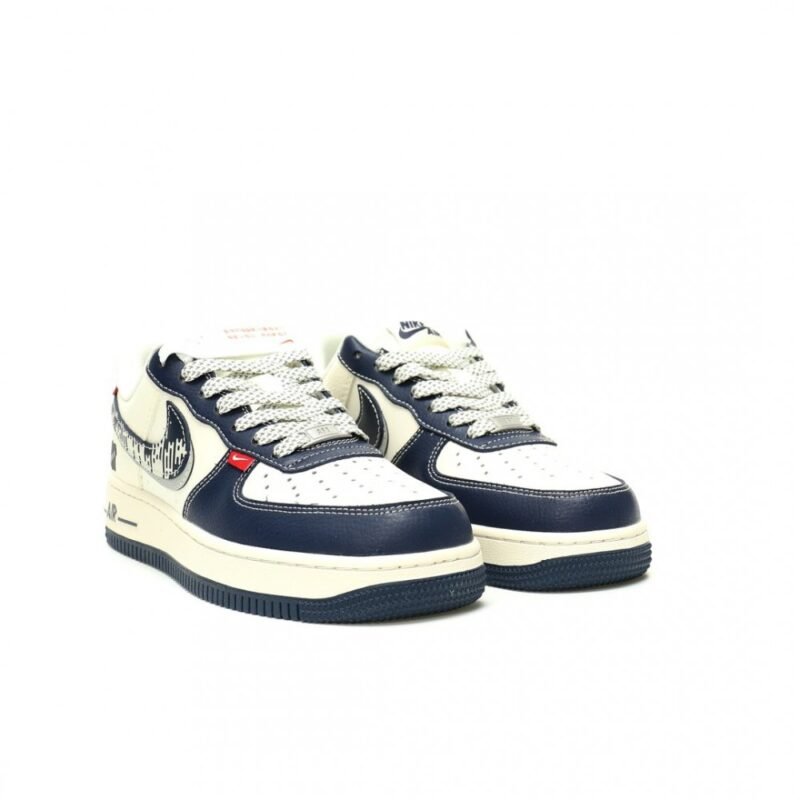 【AT12994】UNDEFEATED x Nike Air Force 1 コラボ スニーカー | Undefeated x Nike