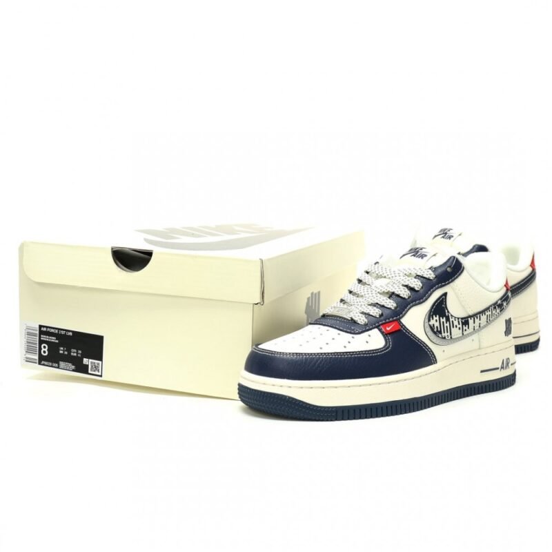 【AT12994】UNDEFEATED x Nike Air Force 1 コラボ スニーカー | Undefeated x Nike