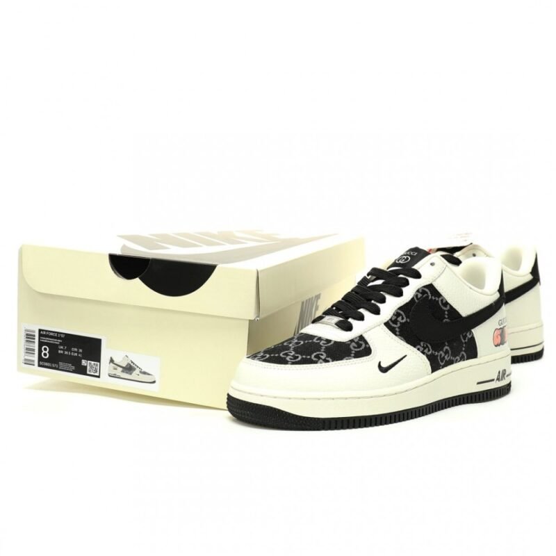 【AT12995】Gucci x Nike Air Force 1 Lowスニーカー - 高級素材と機能性を兼ね備えるストリートファッション | Gucci x Nike