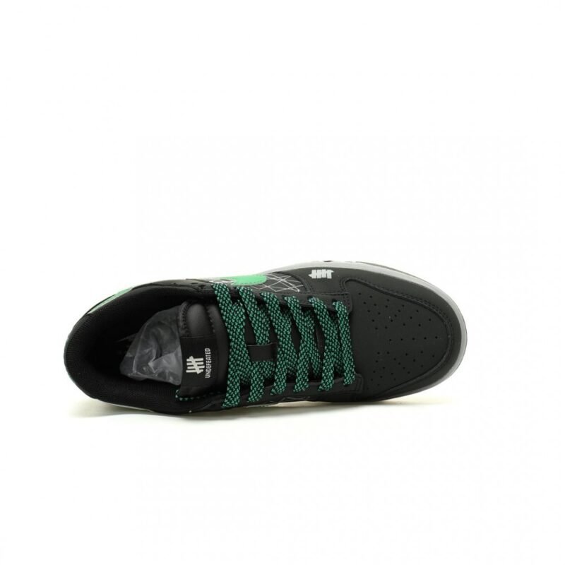 【AT12997】UNDEFEATED x Nike SB Dunk Lowコラボスニーカー - ストリートファッションとスケートカルチャーの完璧な融合 | Undefeated x Nike