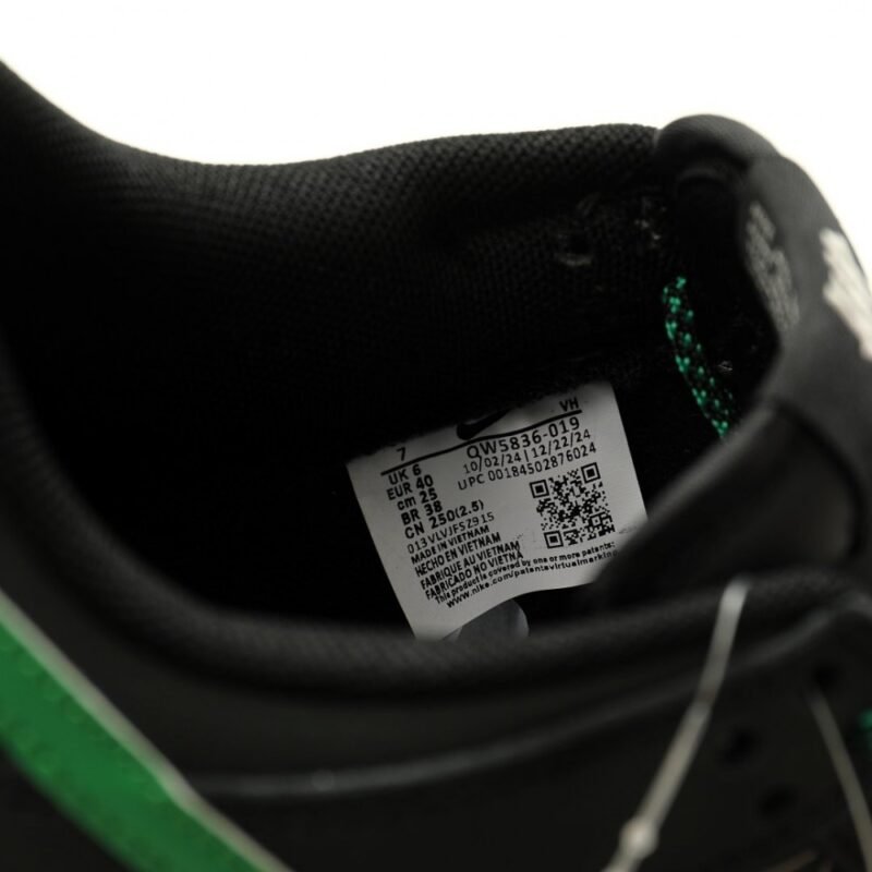 【AT12997】UNDEFEATED x Nike SB Dunk Lowコラボスニーカー - ストリートファッションとスケートカルチャーの完璧な融合 | Undefeated x Nike