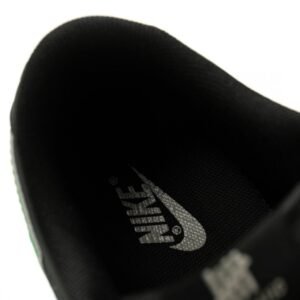 【AT12997】UNDEFEATED x Nike SB Dunk Lowコラボスニーカー - ストリートファッションとスケートカルチャーの完璧な融合 | Undefeated x Nike