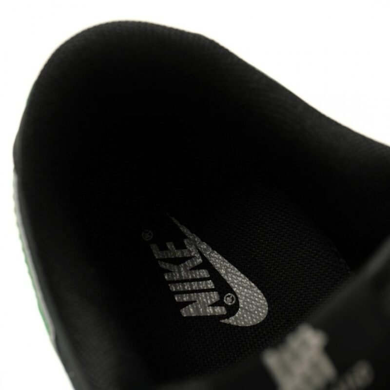 【AT12997】UNDEFEATED x Nike SB Dunk Lowコラボスニーカー - ストリートファッションとスケートカルチャーの完璧な融合 | Undefeated x Nike