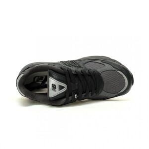 【AT13039】New Balance M2010シリーズレザーブラックダークグレースニーカー - 都会のエリートが持つ優雅なセンスを表現 | New Balance