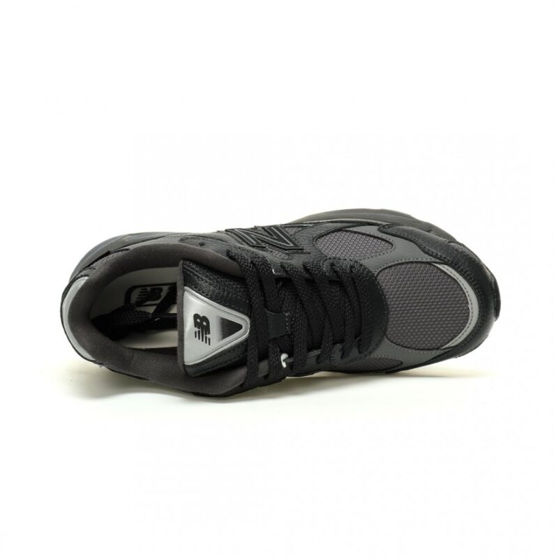 【AT13039】New Balance M2010シリーズレザーブラックダークグレースニーカー - 都会のエリートが持つ優雅なセンスを表現 | New Balance