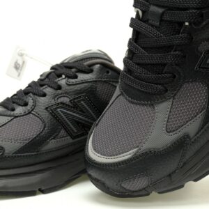 【AT13039】New Balance M2010シリーズレザーブラックダークグレースニーカー - 都会のエリートが持つ優雅なセンスを表現 | New Balance
