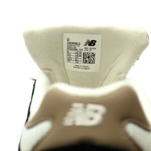【AT13060】New Balance 9060シリーズ ブラック、ホワイト、カーキ色のスニーカー | New Balance