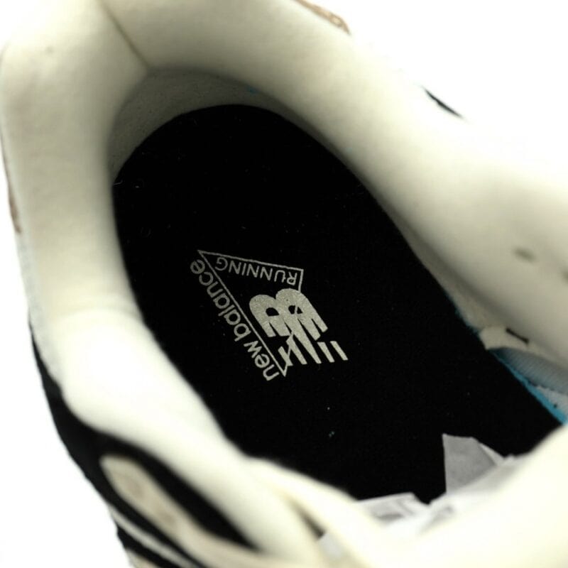 【AT13060】New Balance 9060シリーズ ブラック、ホワイト、カーキ色のスニーカー | New Balance