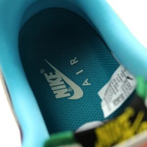 【AT13073】Supreme x Nike Air Force 1 07 Lowコラボスニーカー - スポーツ遺伝子とストリートファッションの融合 | Supreme Nike