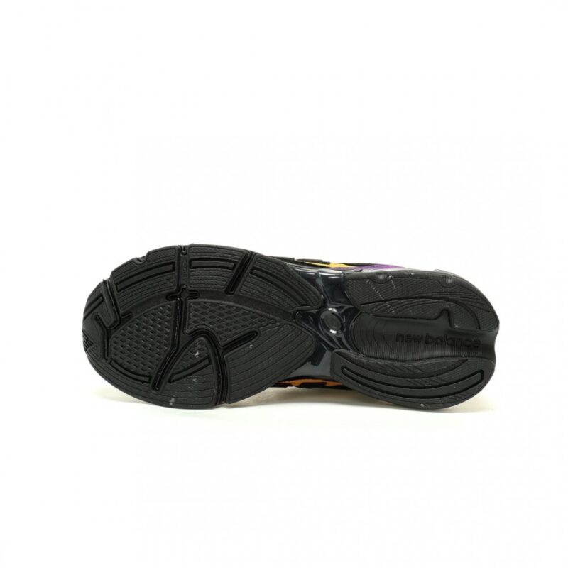 【AT13097】ニューバランスとKITHのM2010シリーズコラボレーションランニングシューズ | New Balance