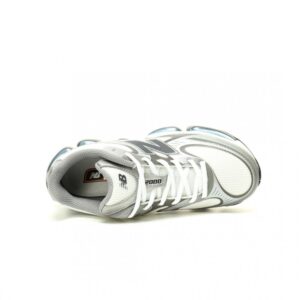 【AT13109】New Balance U2000シリーズランニングシューズ - シルバーグレーグレイシャーブルー | New Balance