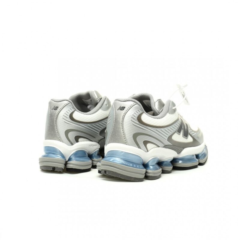 【AT13109】New Balance U2000シリーズランニングシューズ - シルバーグレーグレイシャーブルー | New Balance