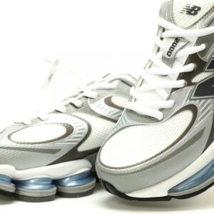 【AT13109】New Balance U2000シリーズランニングシューズ - シルバーグレーグレイシャーブルー | New Balance