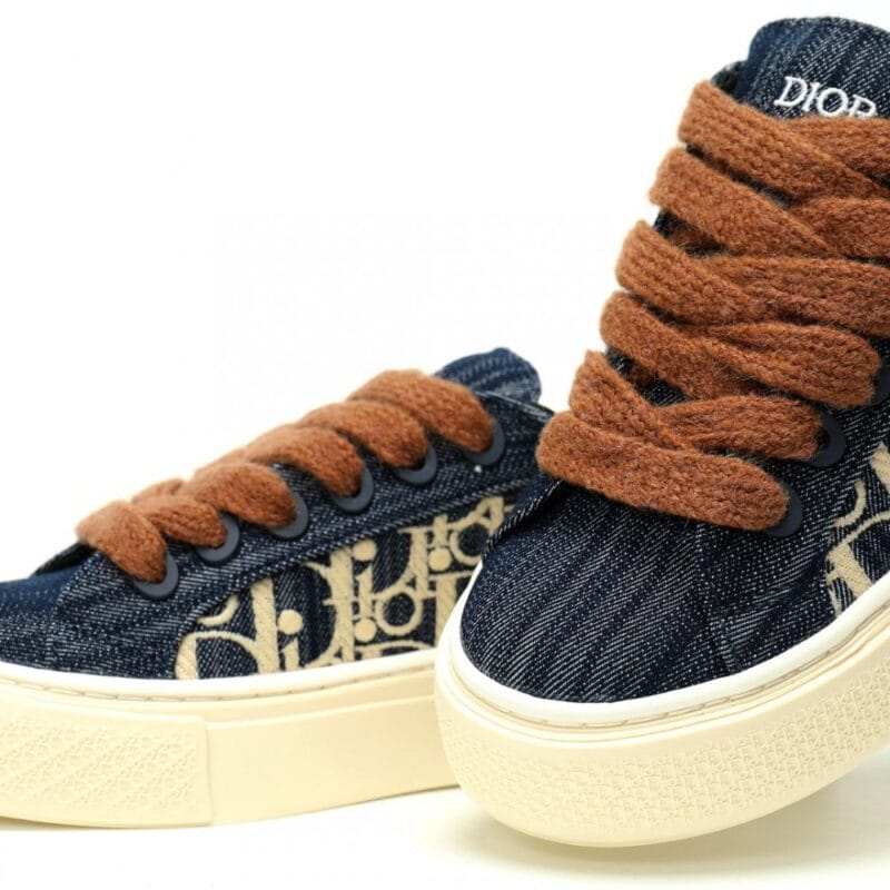 【AT13121】ディオールDior B33シリーズローカットスニーカー - デニム素材とクリームCD刺繍が特徴のラグジュアリースニーカー | Christian Dior