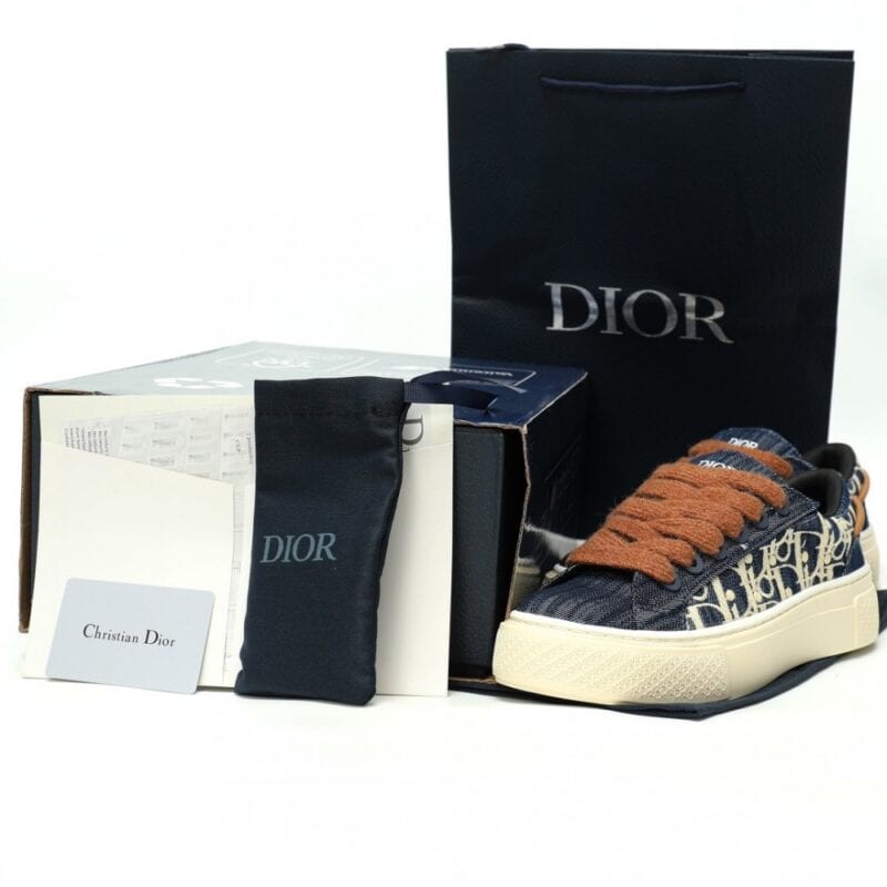 【AT13121】ディオールDior B33シリーズローカットスニーカー - デニム素材とクリームCD刺繍が特徴のラグジュアリースニーカー | Christian Dior