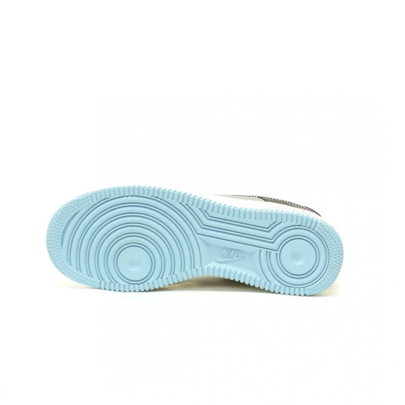 【AT13125】Louis Vuitton x Nike Air Force 1 スニーカー - デニム素材とエレガントなカラーブロックデザイン | Nike x Louis Vuitton