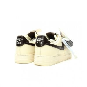 【AT13127】ナイキ Air Force 1 '07 Low 'Sail Brown' スニーカー - クラシックデザインと快適性を兼ね備えた新作 | Nike Air Force 1