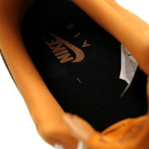 【AT13146】ナイキ エア フォース 1 '07 ロー デザートベージュカラー スエードスニーカー | AF1